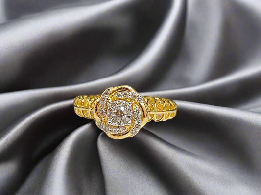 Eva Gleam Gold Ring